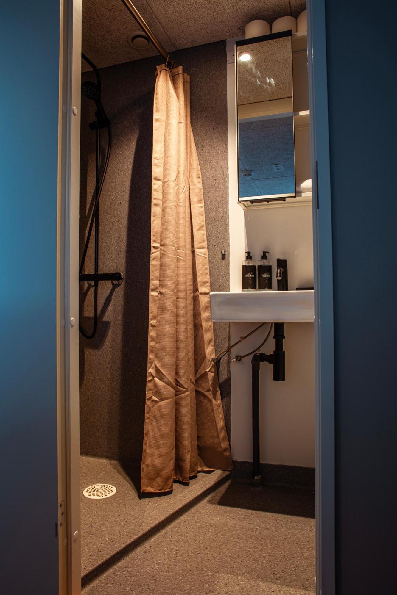 Hotel Djurhuus Torshavn Phòng bức ảnh